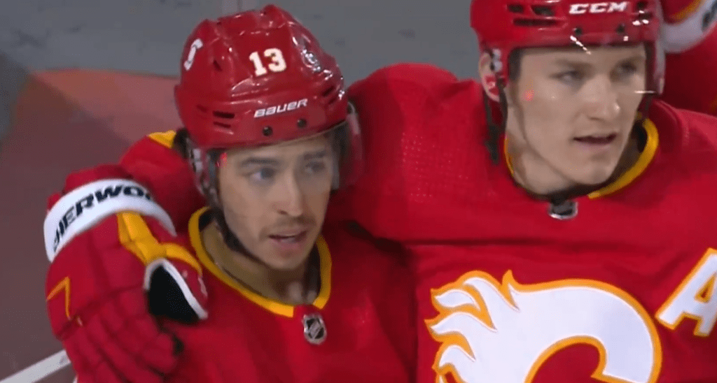 Les Flames de Calgary imposent l’arbitrage à Matthew Tkachuk